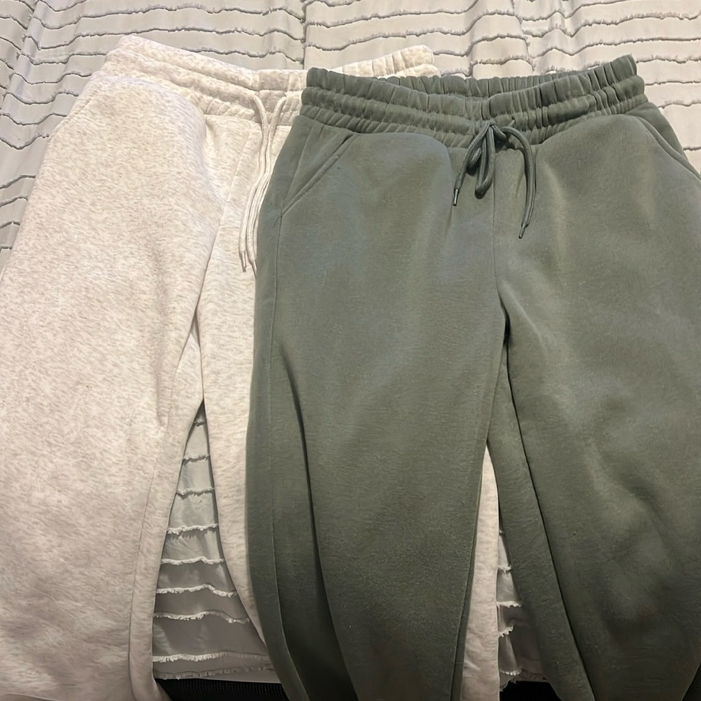 size medium sweatpants from marshall’s selling for $10